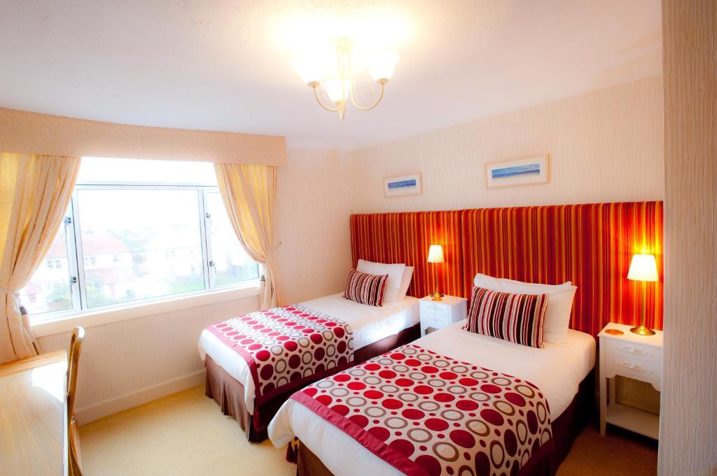 Golf View Hotel Prestwick Bagian luar foto